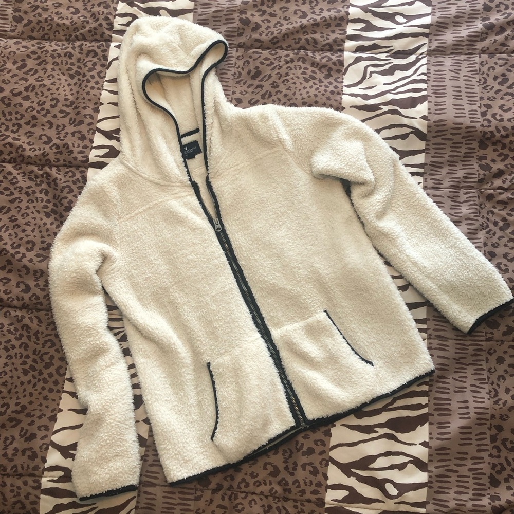 Fluffy zip-up jacket